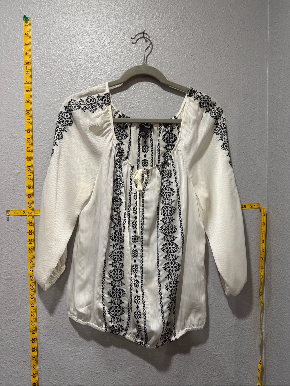 White House Black Market Embroidered Peasant Blouse Size 10